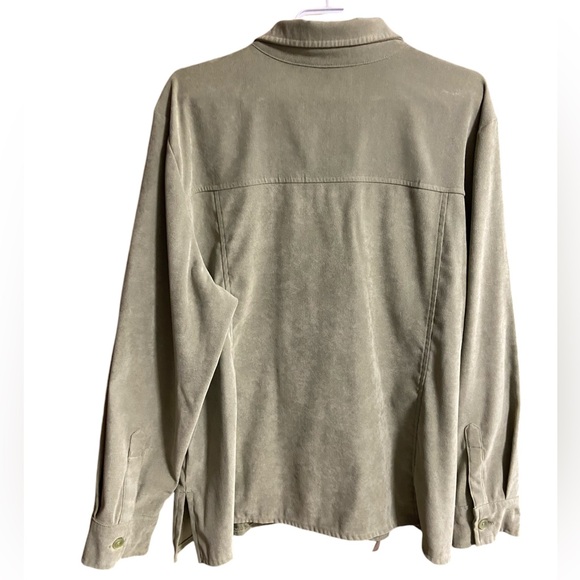 🌟Women Green Button-Down Shacket Style - Picture 3 of 8